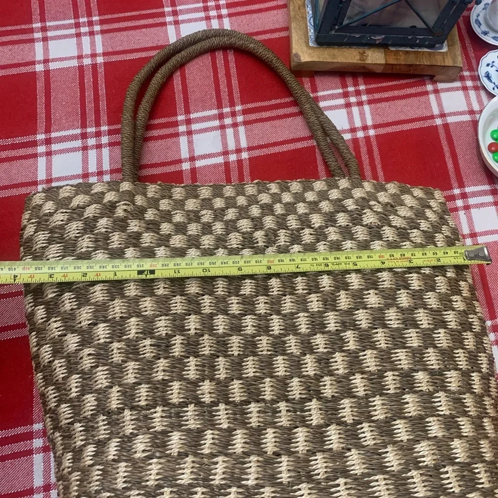 Elegant Woven Tote in Brown and Cream - Picture 4 of 7